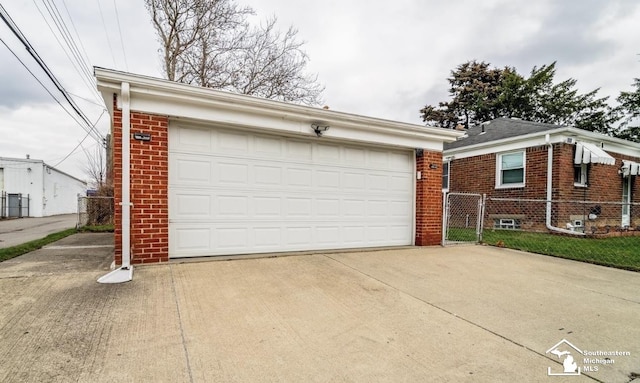 17765 Ruth St, Melvindale, MI 48122 - detached garage with a gate