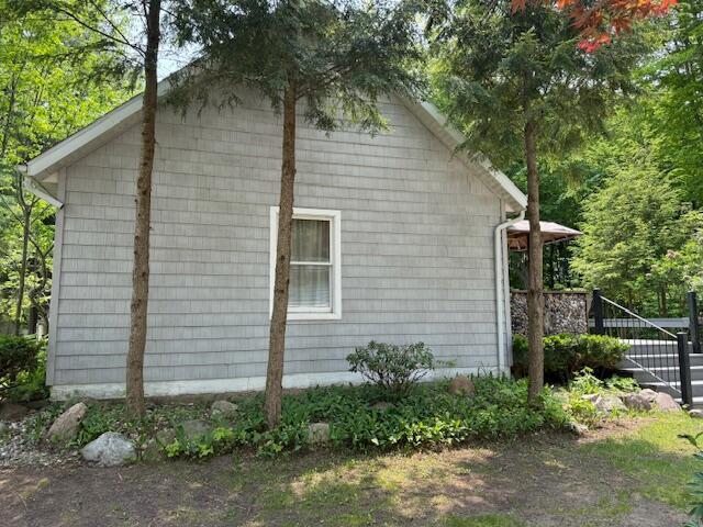 285 Scott St, Newaygo, MI 49337 - view of side of home