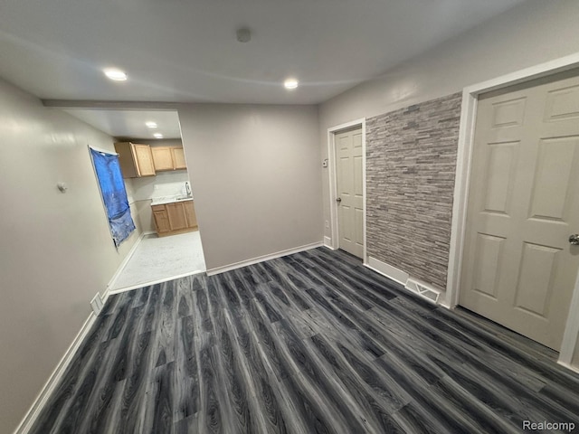 6825 Plainview Ave, Detroit, MI 48228 - photo 2
