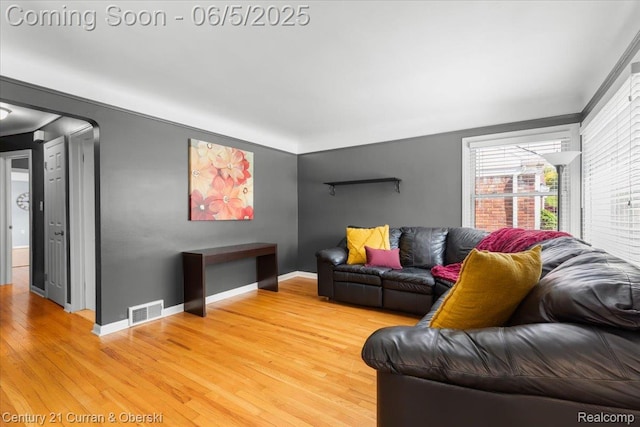 1731 N Franklin St, Dearborn, MI 48128 - living area with light wood-style flooring and baseboards