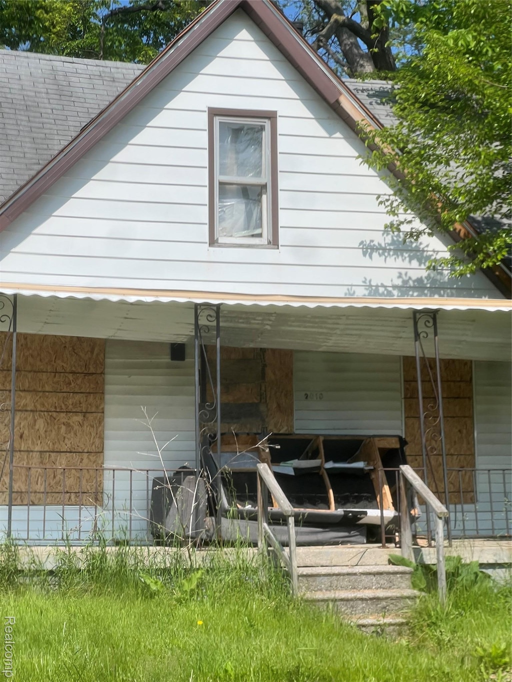 2010 Crocker Ave, Flint, MI 48503 - photo 1