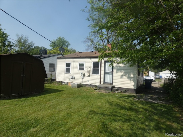 21054 Ehlert Ave, Utica, MI 48089 - view of rear view of property
