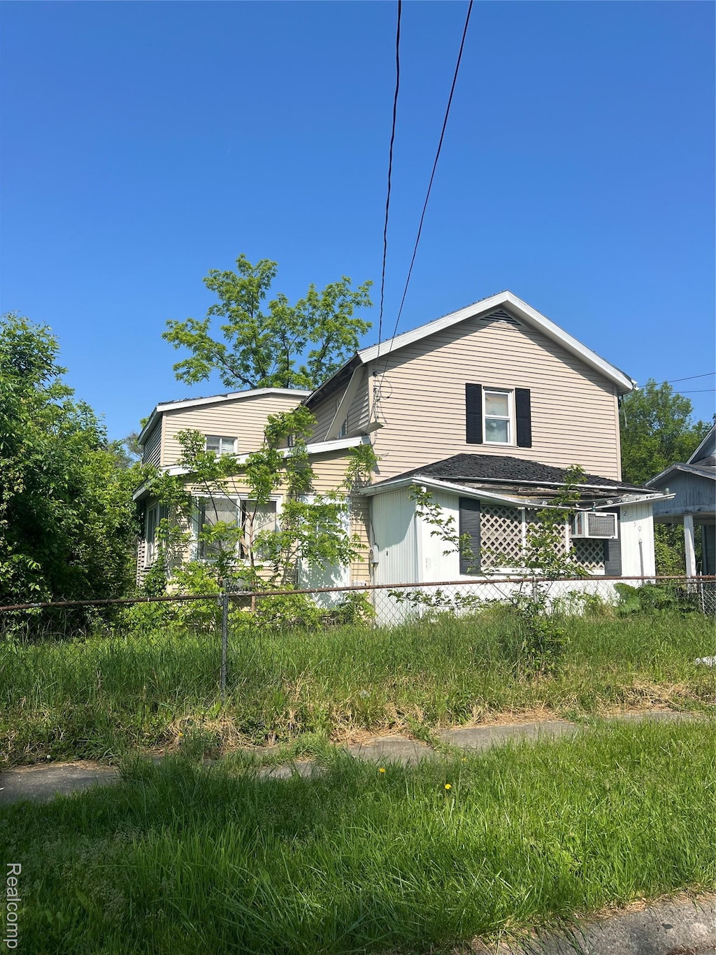 2050 Ferris Ave, Flint, MI 48503 - view of front facade