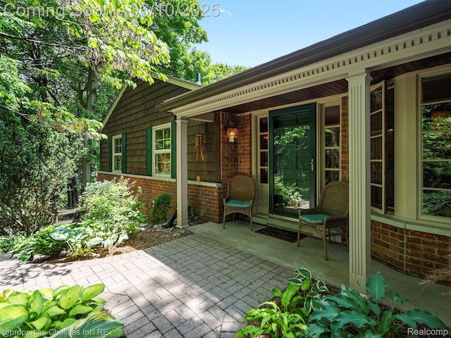 4383 Pine Tree Trl, Bloomfield Hills, MI 48302 - view of porch