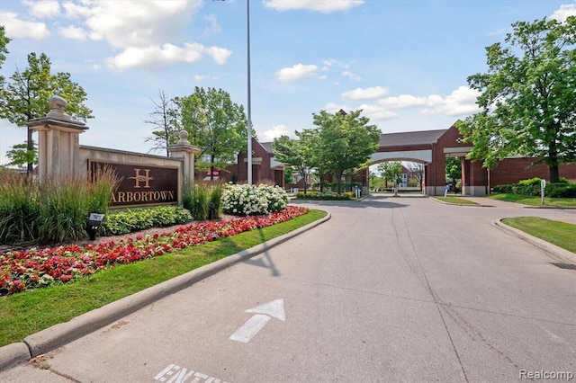 3320 Spinnaker Ln Unit 15E, Detroit, MI 48207 - view of concrete street featuring curbs