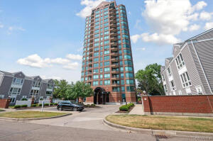 3320 Spinnaker Ln Unit 15E, Detroit, MI 48207 - view of building exterior