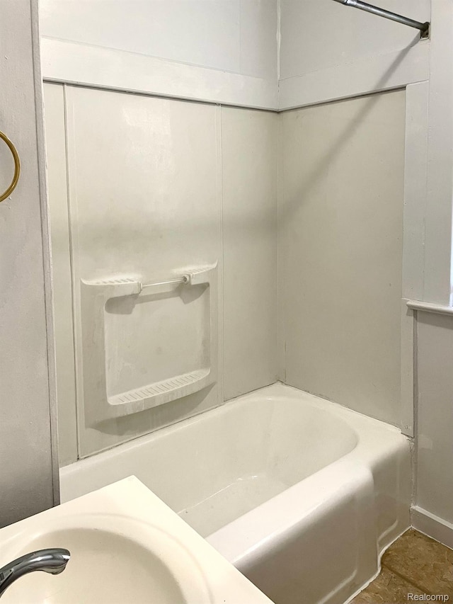 2373 S Dye Rd, Flint, MI 48532 - view of full bath