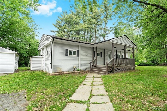 1060 Apple Blossom Dr, Howell, MI 48843 - view of front of property featuring a porch and a front yard