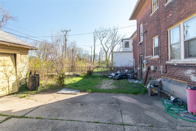 46 W Arizona St, Highland Park, MI 48203 - view of yard featuring a patio area