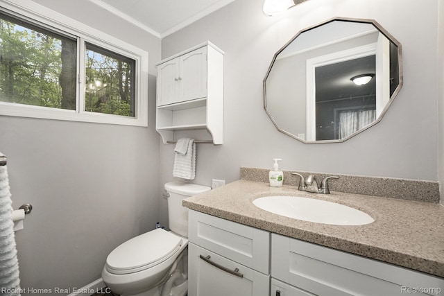 9689 Pine Ln, Evart, MI 49631 - bathroom featuring vanity and crown molding