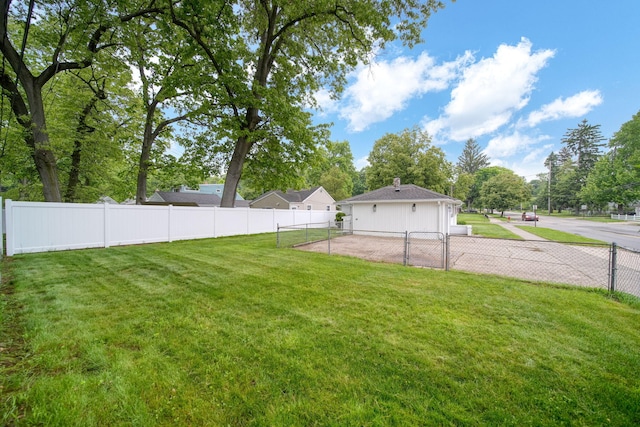 801 Briarcliff Rd, Jackson, MI 49203 - view of yard