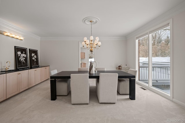 2729 Glenbrooke Ct, Bloomfield Hills, MI 48302 - dining room featuring a chandelier, ornamental molding, and light colored carpet
