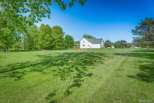 10726 Davisburg Rd, Davisburg, MI 48350 - view of grassy yard