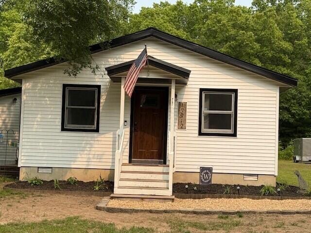 17912 130th Ave, Nunica, MI 49448 - bungalow with crawl space and entry steps