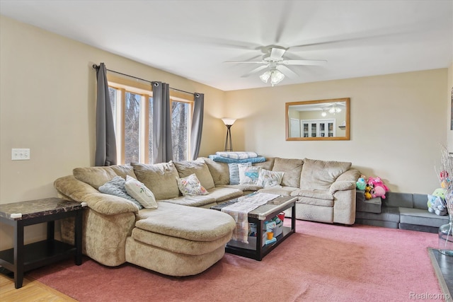 749 Gates Ave, Ypsilanti, MI 48198 - living area featuring a ceiling fan