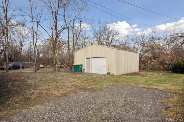 749 Gates Ave, Ypsilanti, MI 48198 - detached garage featuring a gate
