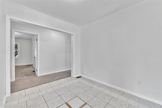 20930 Stahelin Rd, Southfield, MI 48075 - unfurnished room with light carpet and ornamental molding