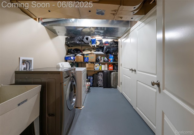 828 Westchester Rd, Grosse Pointe Park, MI 48230 - laundry area featuring separate washer and dryer