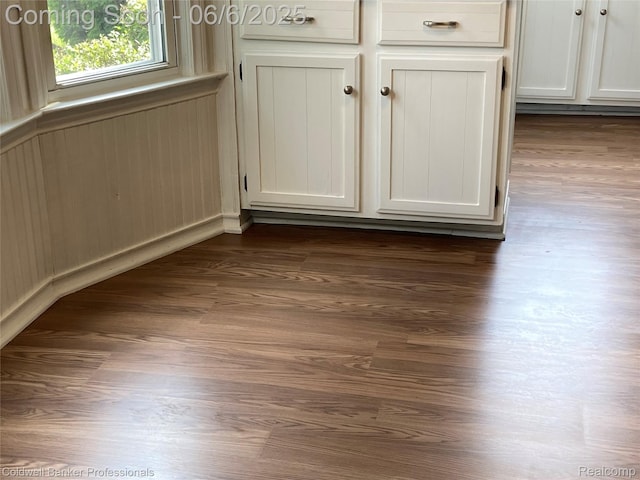 18980 Roscommon St, Grosse Pointe, MI 48225 - detailed view of wood finished floors