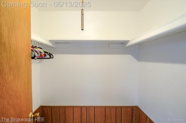 732 E Grand Blanc Rd, Grand Blanc, MI 48439 - view of spacious closet