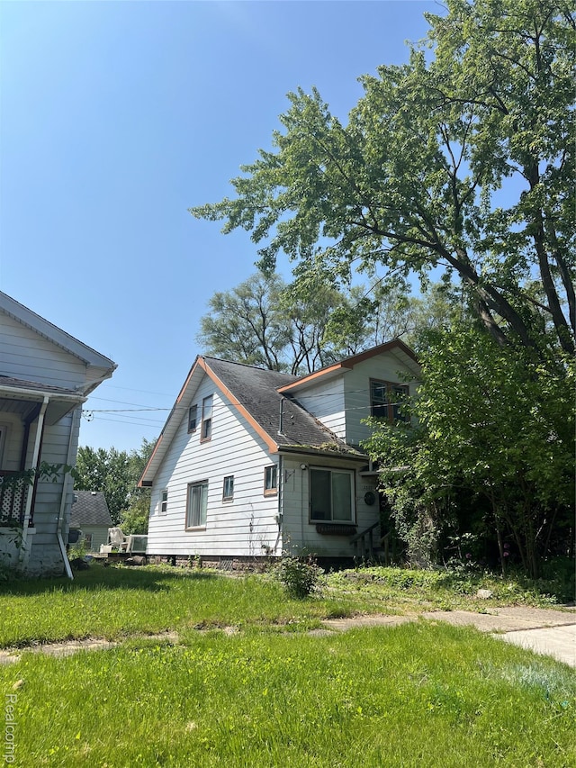 2537 Swayze St, Flint, MI 48503 - view of side of property