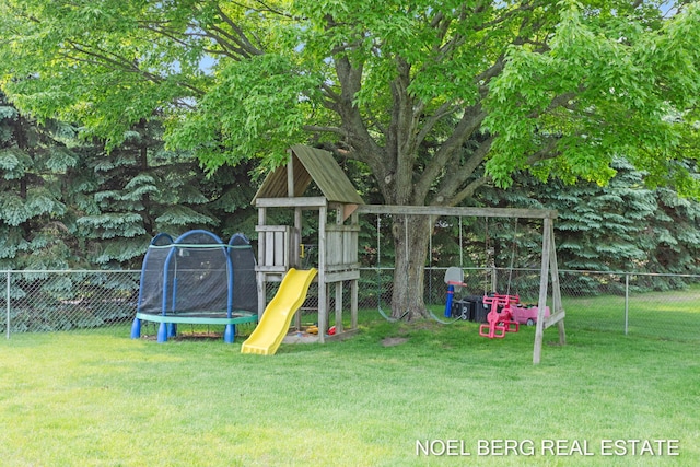 16507 Sleeper St, Grand Haven, MI 49417 - view of play area