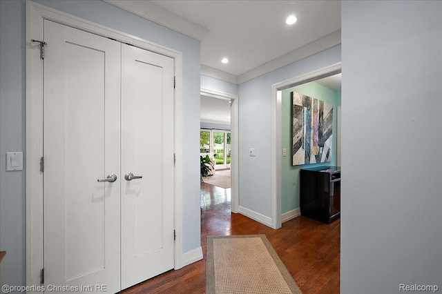 6727 Lahser Rd, Bloomfield Hills, MI 48301 - hall with dark wood-style floors, baseboards, and recessed lighting