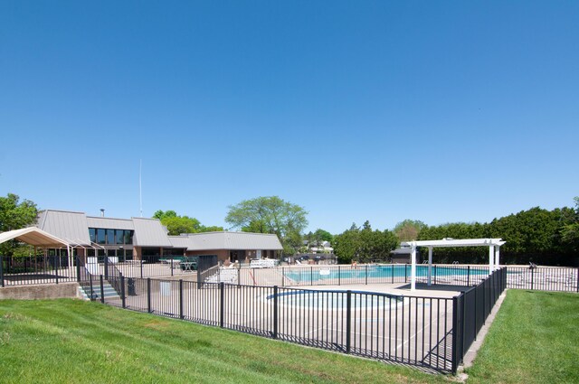 19578 Crystal Lake Dr, Northville, MI 48167 - view of community pool