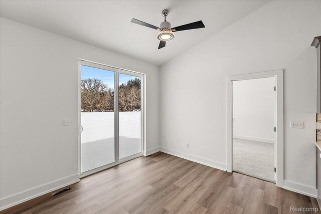 7268 Elizabeth Lake Rd, Waterford, MI 48327 - photo 11