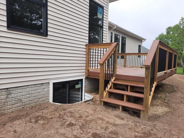 16445 Sleepy Hollow Dr, Fenton, MI 48430 - view of wooden deck