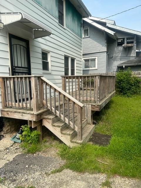 164 E Hamilton Ave, Flint, MI 48505 - view of wooden deck