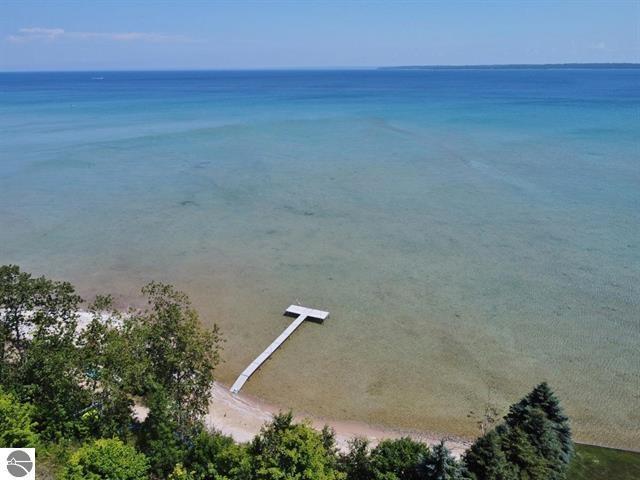 1551 S Donnybrook Rd, Suttons Bay, MI 49682