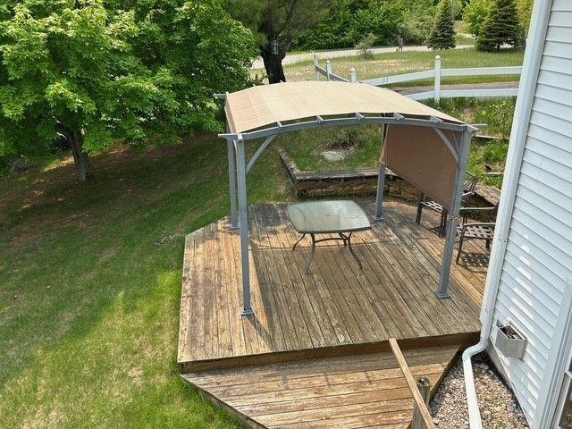 1551 S Donnybrook Rd, Suttons Bay, MI 49682