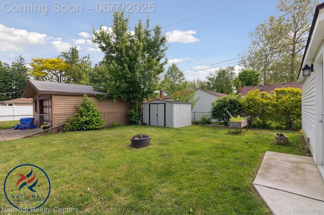 9036 Nathaline, Redford, MI 48239 - view of yard featuring an outdoor fire pit