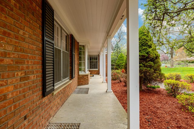 1060 Chestnut St, Ann Arbor, MI 48104 - view of porch