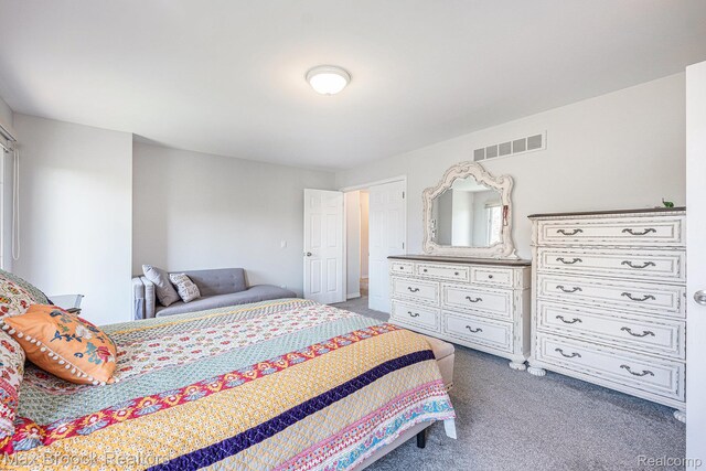 6011 Maple Frst, West Bloomfield, MI 48322 - bedroom with carpet flooring
