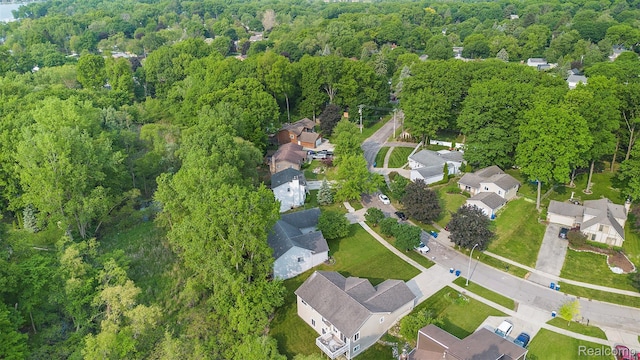 2358 Highfield Rd, Waterford, MI 48329 - photo 25