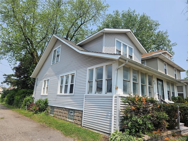 48 W Charlotte St, Ecorse, MI 48229 - view of home's exterior