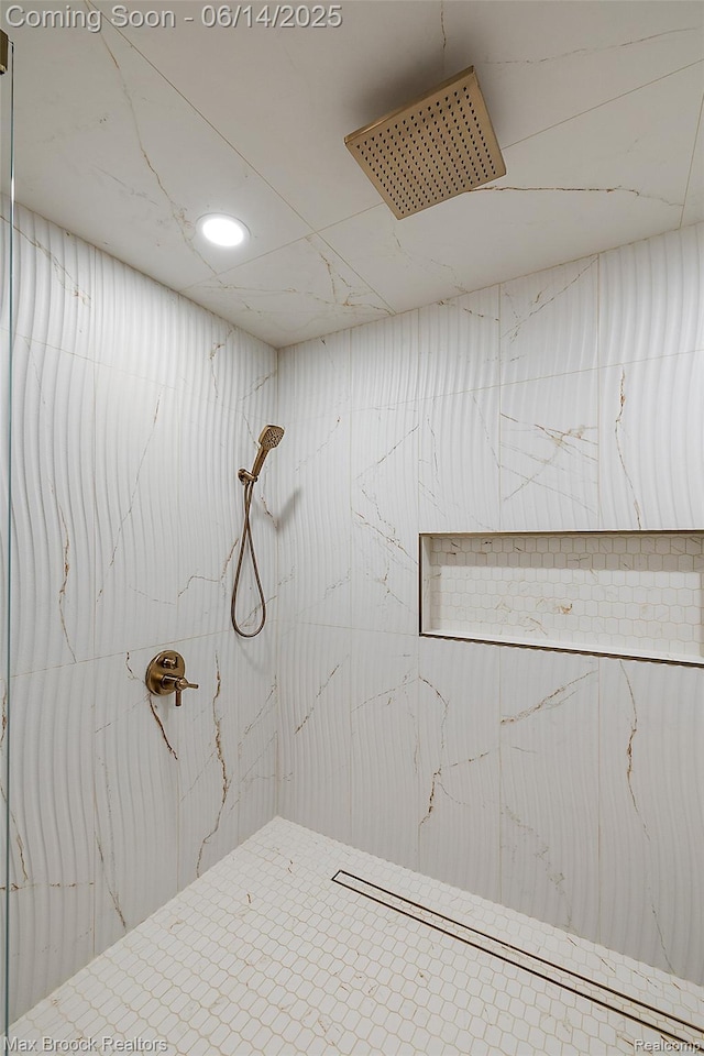 3546 Bloomfield Club Dr, Bloomfield Hills, MI 48301 - bathroom featuring a marble finish shower