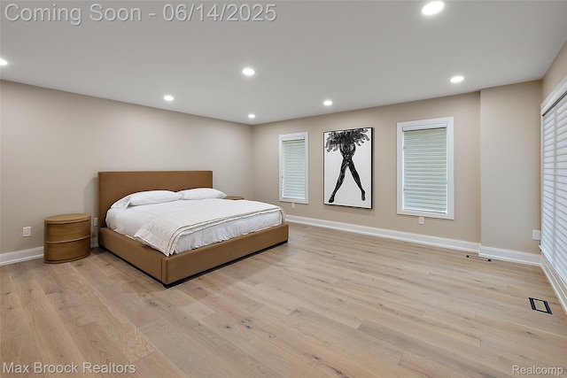3546 Bloomfield Club Dr, Bloomfield Hills, MI 48301 - bedroom with recessed lighting, light wood-style flooring, and baseboards
