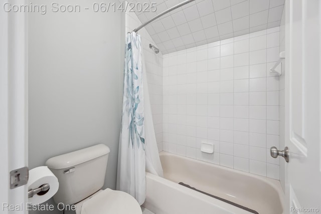 446 Delmar Ct, Highland, MI 48357 - bathroom featuring toilet and shower / bath combo