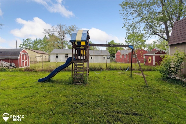 7131 Houghton Dr, Davison, MI 48423 - view of play area with a residential view