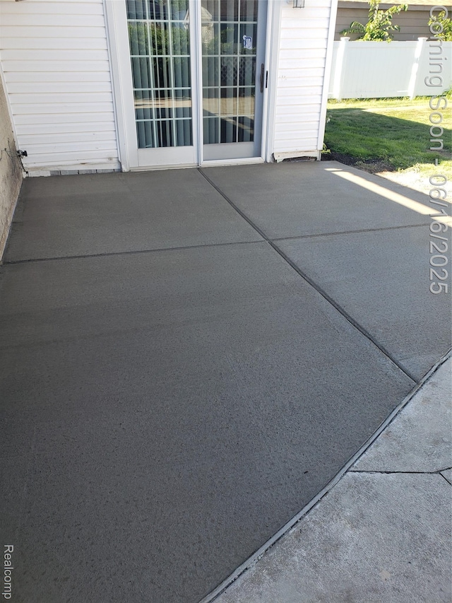 8224 Milburn St, Westland, MI 48185 - view of patio