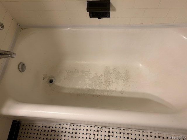 18815 Lancashire St, Detroit, MI 48223 - bathroom featuring a bath
