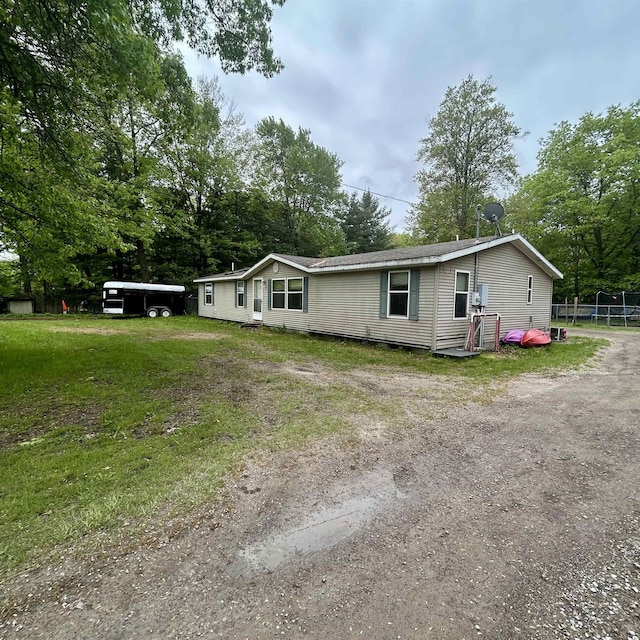 4109 N Maplecrest Dr, Sanford, MI 48657 - view of front of house