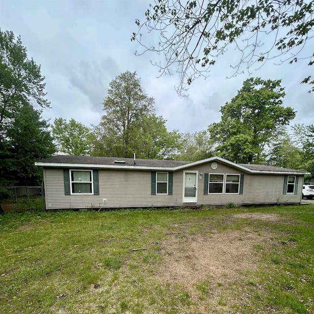 4109 N Maplecrest Dr, Sanford, MI 48657 - view of front of property