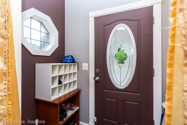 20811 Doepfer Rd, Warren, MI 48091 - foyer with plenty of natural light