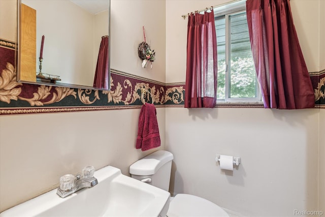 229 Hillview Ter, Fenton, MI 48430 - half bathroom with plenty of natural light