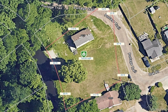 9617 Portage Trl, White Lake, MI 48386 - aerial overview of property's location featuring property boundaries highlighted