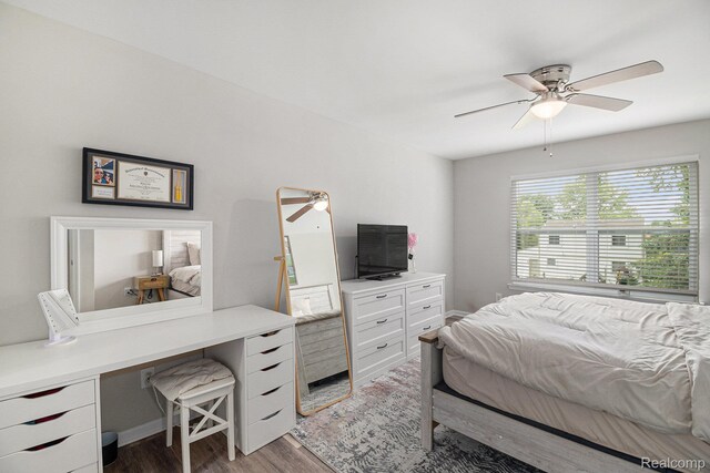 816 Nelsons Ridge Dr, Howell, MI 48843 - bedroom featuring wood finished floors and a ceiling fan